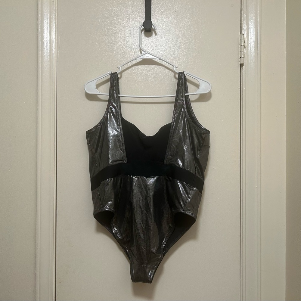 Calvin Klein Metallic Scoopneck Swimsuit (Size 1x) - Picture 2 of 4